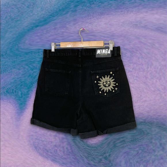 ♥︎ Astral Embroidered Denim Mom Shorts ♥︎ - Picture 3 of 6